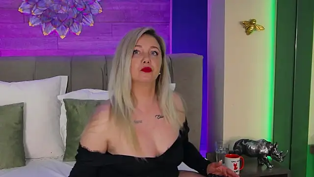 VeraNoires online show from May 2026 05:05:01 AM