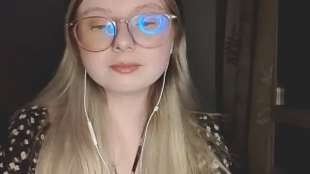 YukiBlush online show from April 2026 05:53:01 PM