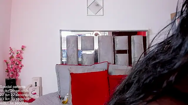 EmilyRooa1 online show from May 2026 07:33:01 PM