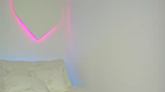 LiaCampbell  online show from May 2026 10:35:01 PM