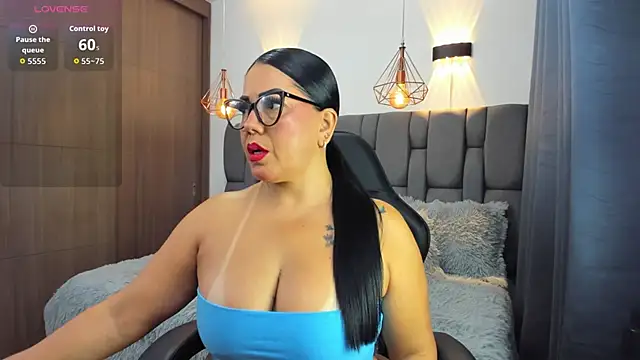 Alanna 19 online show from May 2026 11:50:01 AM