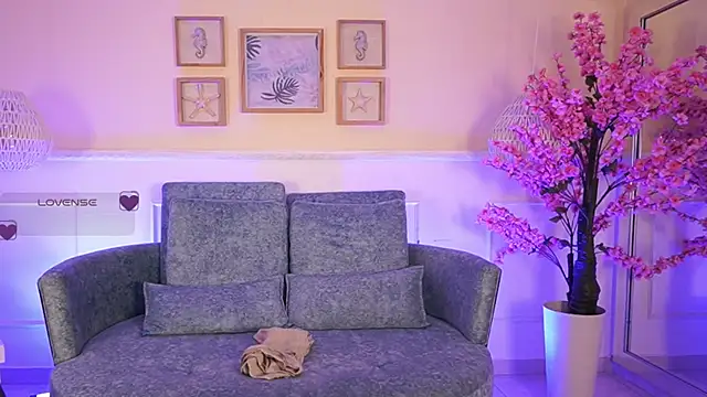 VioletJoness  online show from June 2026 11:33:01 AM