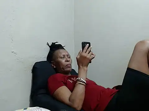 Ebonysweetcougar online show from May 2026 07:31:02 PM
