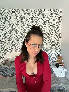 lilou philips online show from May 2026 12:13:02 PM