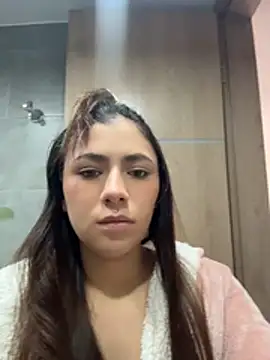 Snapshot of EmilyCxx chatting on June 2026 12:05:02 AM EmilyCxx online show from June 2026 12:05:02 AM