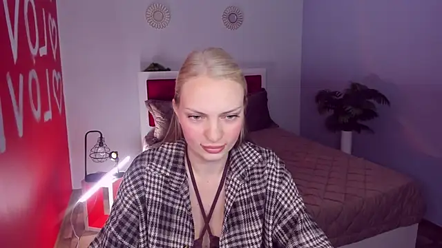 Snapshot of NancyGlamour chatting on June 2026 09:03:01 AM NancyGlamour online show from June 2026 09:03:01 AM