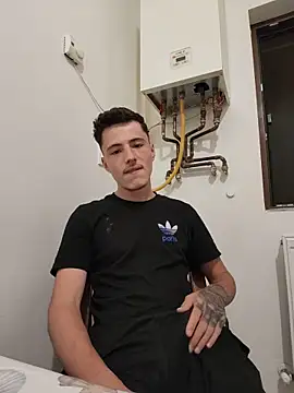 denysio89 online show from June 2026 07:33:01 PM