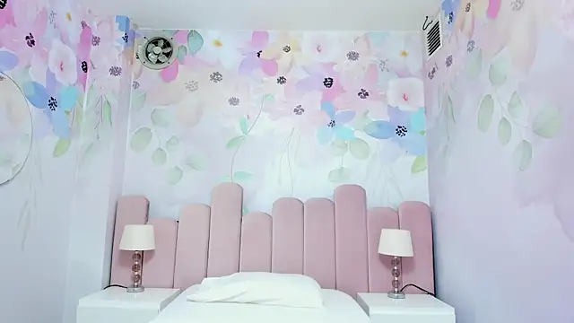 Miabloom19  online show from July 2026 11:16:01 PM