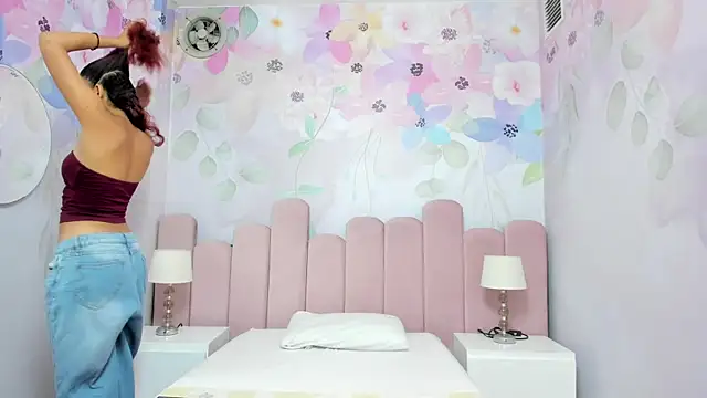 Miabloom19  online show from July 2026 02:12:01 AM