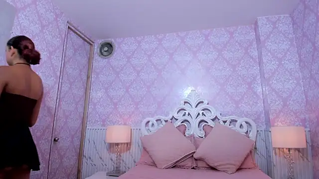 Snapshot of Miabloom19_ chatting on June 2026 10:59:01 PM Miabloom19 online show from June 2026 10:59:01 PM