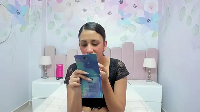 Miabloom19  online show from July 2026 11:45:01 PM