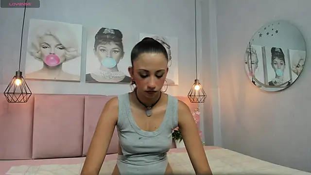 Snapshot of Miabloom19_ chatting on May 2026 03:10:01 AM Miabloom19 online show from May 2026 03:10:01 AM