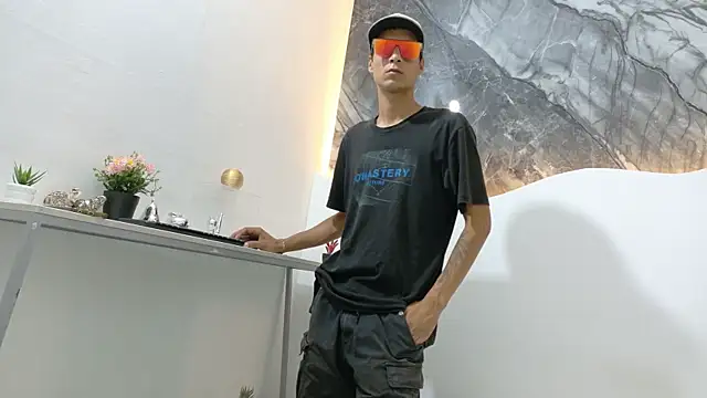 cameronsilverman online show from June 2026 09:03:01 PM