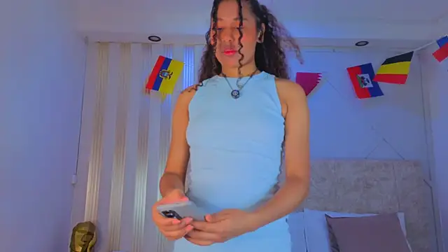 Snapshot of secretestrella chatting on June 2026 02:50:02 AM secretestrella online show from June 2026 02:50:02 AM
