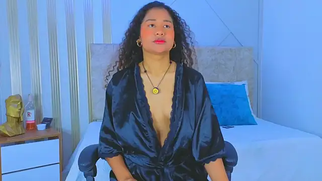 Snapshot of secretestrella chatting on June 2026 02:56:01 AM secretestrella online show from June 2026 02:56:01 AM