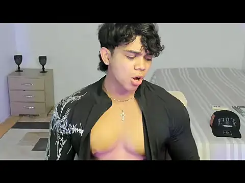 noahprada online show from May 2026 05:15:01 AM