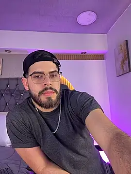 DomBoy  online show from May 2026 08:18:02 PM