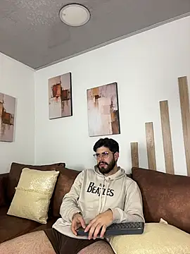 DomBoy  online show from May 2026 10:49:01 PM