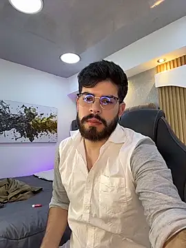 DomBoy  online show from May 2026 08:05:01 PM