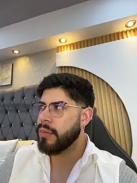 DomBoy  online show from May 2026 09:32:01 PM