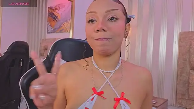 Snapshot of lilith_pink__ chatting on May 2026 03:47:01 AM lilith pink online show from May 2026 03:47:01 AM