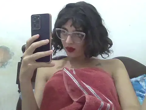 Snapshot of Xoeni chatting on May 2026 03:03:02 AM Xoeni online show from May 2026 03:03:02 AM