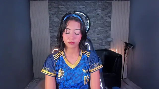 gemma 19  online show from May 2026 09:22:02 PM