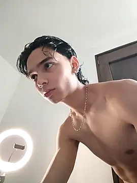 Jessy COL  online show from April 2026 06:58:01 PM