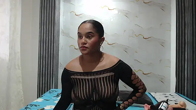 Snapshot of Liaa_cams chatting on June 2026 08:43:01 PM Liaa cams online show from June 2026 08:43:01 PM