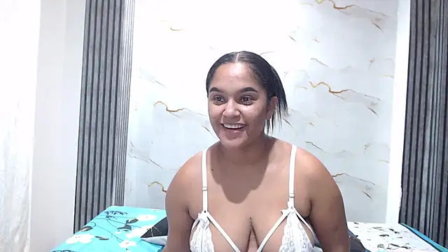 Snapshot of Liaa_cams chatting on June 2026 03:06:02 AM Liaa cams online show from June 2026 03:06:02 AM
