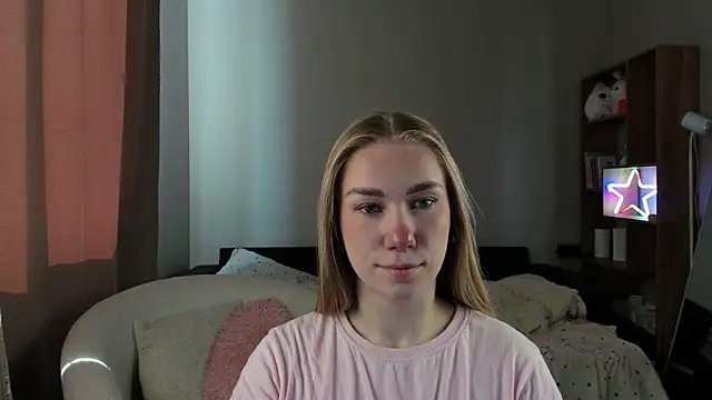 Snapshot of AnnaAlexArti chatting on June 2026 05:23:01 AM AnnaAlexArti online show from June 2026 05:23:01 AM