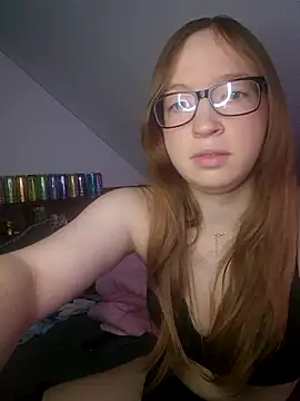 Snapshot of Freaky-Doll chatting on June 2026 08:20:02 PM Freaky-Doll online show from June 2026 08:20:02 PM