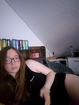 Snapshot of Freaky-Doll chatting on June 2026 05:24:02 PM Freaky-Doll online show from June 2026 05:24:02 PM