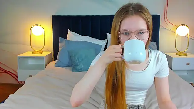 FloraLarsson online show from June 2026 03:11:02 AM