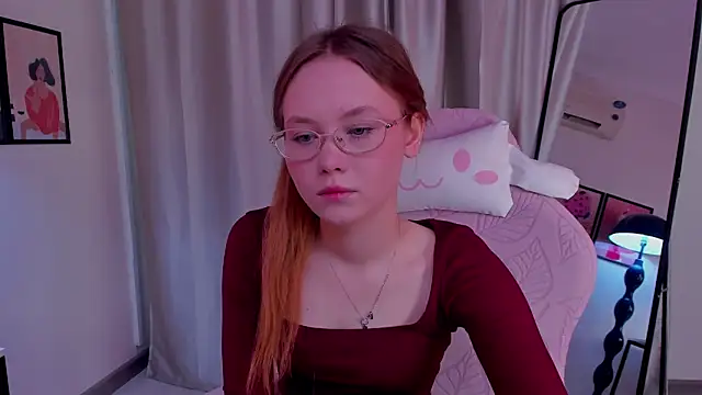 FloraLarsson online show from May 2026 04:16:01 AM