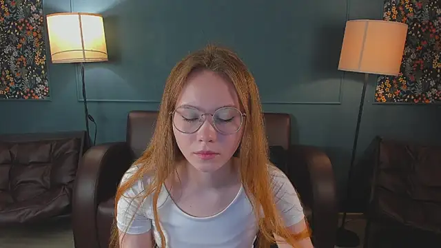 FloraLarsson online show from June 2026 03:30:01 AM
