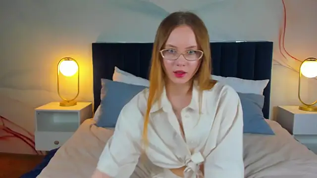 FloraLarsson online show from June 2026 03:07:02 AM