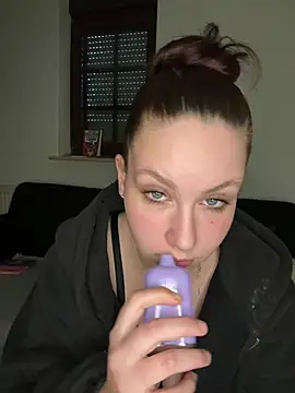 CuteBeaX online show from June 2026 07:03:02 PM