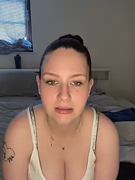 Snapshot of CuteBeaX chatting on May 2026 05:44:02 PM CuteBeaX online show from May 2026 05:44:02 PM