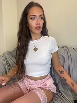 Lily Goldd online show from April 2026 07:53:01 PM