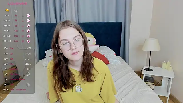 iMagdaLunna online show from June 2026 06:57:01 PM