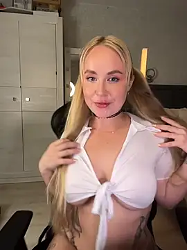 Kitty-Kelsi online show from May 2026 12:03:02 PM