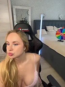 Kitty-Kelsi online show from May 2026 07:22:02 AM