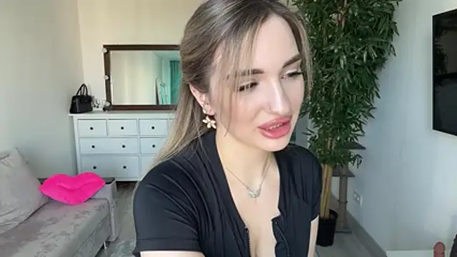 Snapshot of Victoria_Jess chatting on May 2026 12:39:01 PM Victoria Jess online show from May 2026 12:39:01 PM
