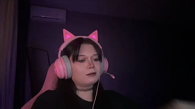 BPDkitty online show from April 2026 07:09:02 PM