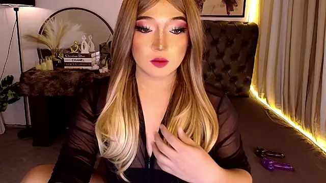 Snapshot of Sensual_Ekang chatting on May 2026 08:25:01 PM Sensual Ekang online show from May 2026 08:25:01 PM