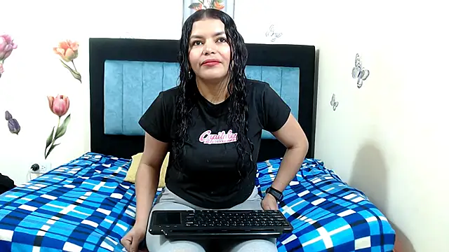 LUCYXS1 online show from May 2026 11:17:02 AM