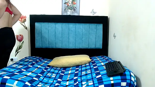 LUCYXS1 online show from May 2026 03:11:02 PM