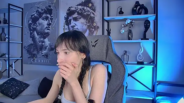 SeraphineSparda online show from July 2026 11:50:01 AM