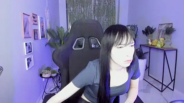 SeraphineSparda online show from May 2026 11:27:01 AM